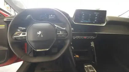 Photo 22 Peugeot 208  Electrique 50 kWh 136ch