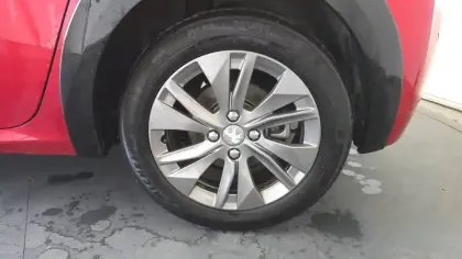 Photo 9 Peugeot 208  Electrique 50 kWh 136ch