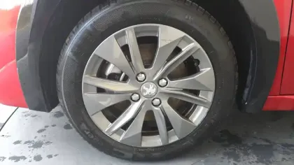 Photo 8 Peugeot 208  Electrique 50 kWh 136ch