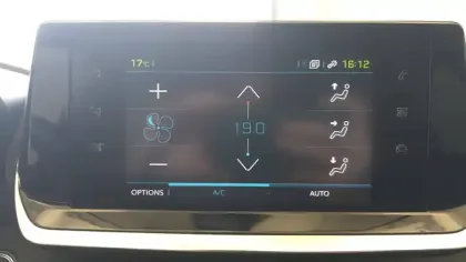 Photo 30 Peugeot 208  Electrique 50 kWh 136ch