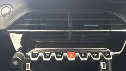 Photo 36 Peugeot 208  Electrique 50 kWh 136ch