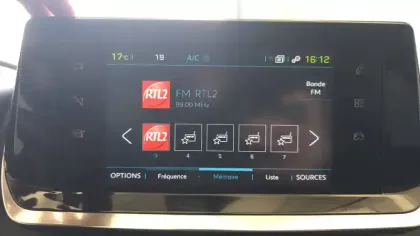 Photo 31 Peugeot 208  Electrique 50 kWh 136ch