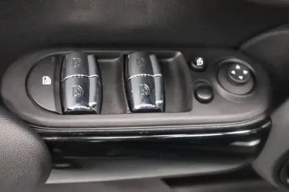 Photo 28 Mini Mini Hatch 5 Portes Cooper 136 ch DKG7