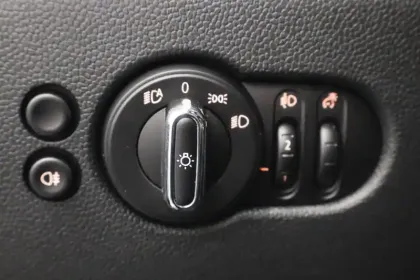 Photo 33 Mini Mini Hatch 5 Portes Cooper 136 ch DKG7