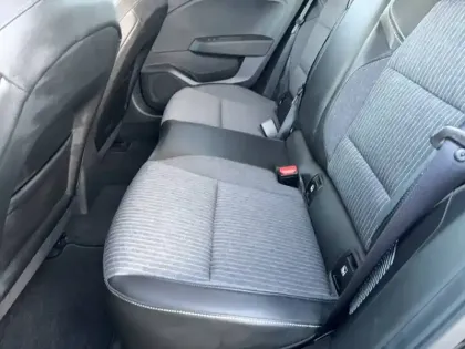 Photo 18 Renault Clio  E-Tech full hybrid 145