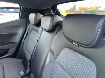 Photo 19 Renault Clio  E-Tech full hybrid 145