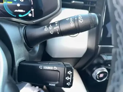 Photo 43 Renault Clio  E-Tech full hybrid 145