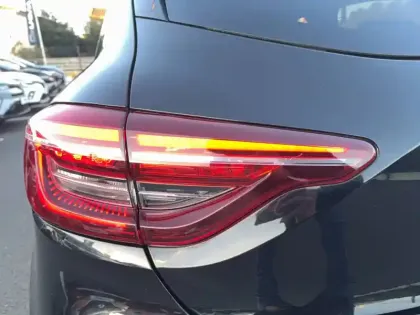 Photo 11 Renault Clio  E-Tech full hybrid 145