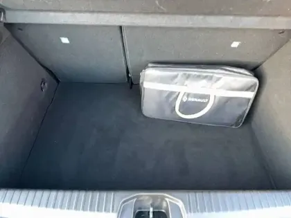 Photo 15 Renault Clio  E-Tech full hybrid 145