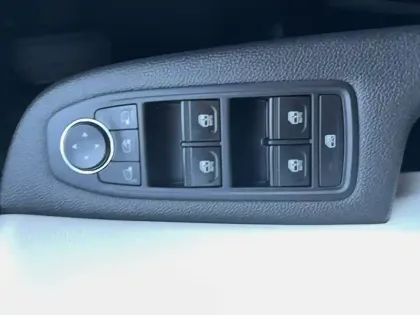 Photo 46 Renault Clio  E-Tech full hybrid 145