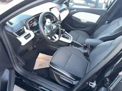 Photo 1 Renault Clio  E-Tech full hybrid 145