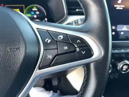 Photo 42 Renault Clio  E-Tech full hybrid 145