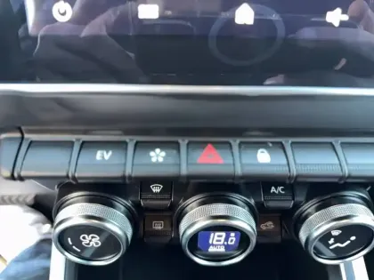 Photo 27 Renault Clio  E-Tech full hybrid 145