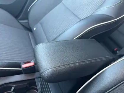 Photo 33 Renault Clio  E-Tech full hybrid 145