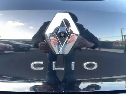 Photo 12 Renault Clio  E-Tech full hybrid 145