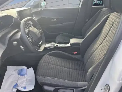 Photo 8 Peugeot 208  Electrique 50 kWh 136ch