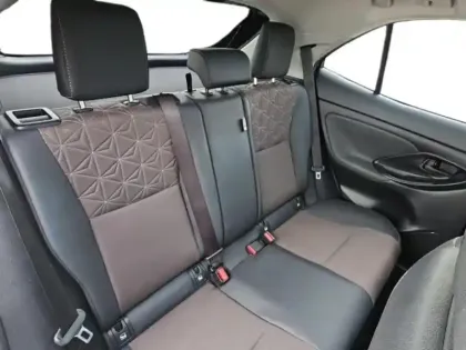 Photo 13 Toyota Yaris  Cross 116h Collection MY22