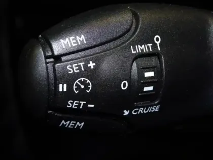 Photo 12 Peugeot 208  1.2 PureTech 100ch S&S Style