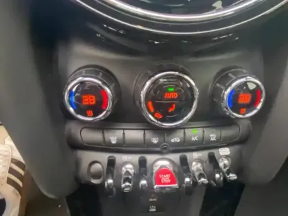 Photo 9 Mini Mini  One 102ch Edition Camden BVA7