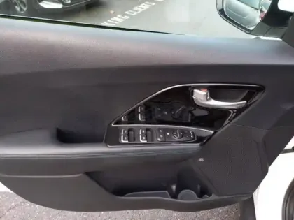 Photo 14 Kia Niro e- Premium 204ch