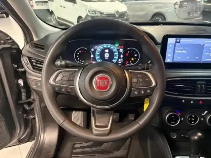 Photo 12 Fiat Tipo Gén. II Ph2 MY23 Cross 5