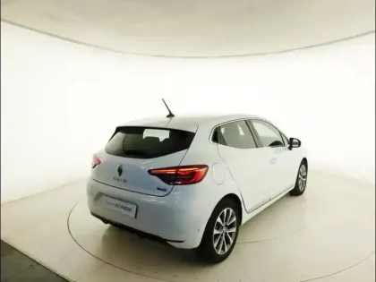 Photo 2 Renault Clio  1.6 E-Tech hybride 140ch Intens -21N