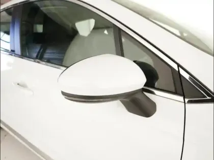 Photo 8 Renault Clio  1.6 E-Tech hybride 140ch Intens -21N