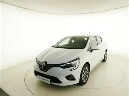 Photo 1 Renault Clio  1.6 E-Tech hybride 140ch Intens -21N