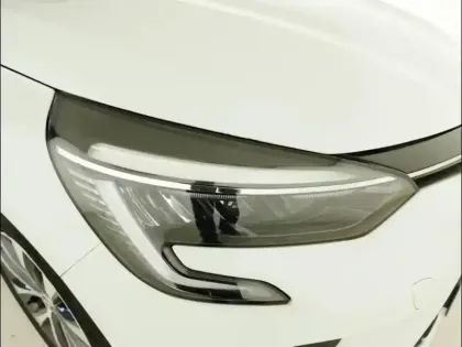 Photo 10 Renault Clio  1.6 E-Tech hybride 140ch Intens -21N