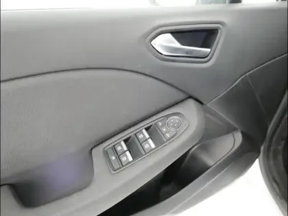 Photo 11 Renault Clio  1.6 E-Tech hybride 140ch Intens -21N