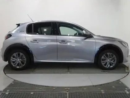 Photo 3 Peugeot 208  e- 136ch Style