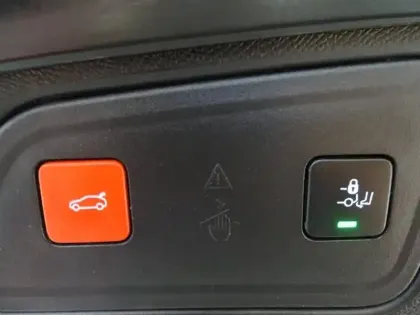 Photo 9 Peugeot 3008  HYBRID 225ch GT e-EAT8