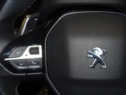 Photo 12 Peugeot 3008  HYBRID 225ch GT e-EAT8