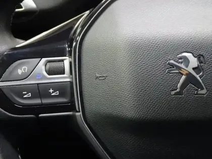 Photo 14 Peugeot 3008  1.2 PureTech 130ch S&S Allure Pack