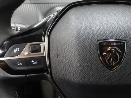 Photo 14 Peugeot 208  1.2 PureTech 100ch S&S Allure