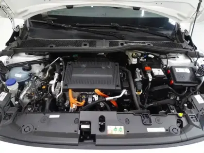 Photo 10 Peugeot 208  e- 136ch Style