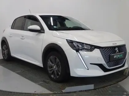 Photo 2 Peugeot 208  e- 136ch Style