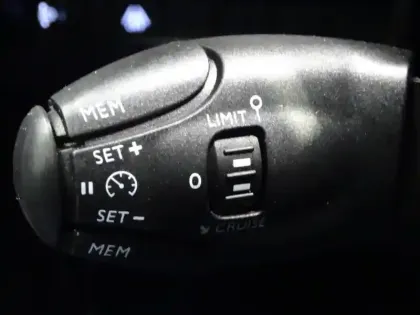 Photo 12 Peugeot 2008  1.2 PureTech 130ch S&S Allure Pack