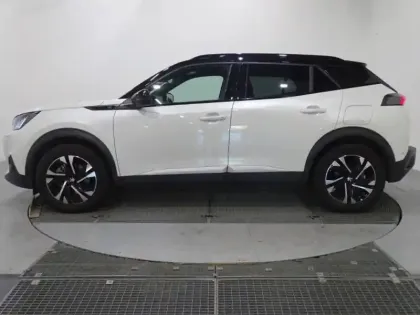 Photo 4 Peugeot 2008  e- 136ch GT