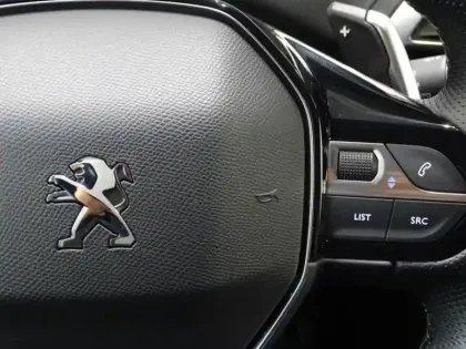 Photo 14 Peugeot 3008  HYBRID 225ch GT Pack e-EAT8