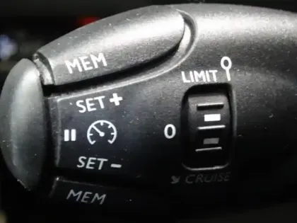 Photo 14 Peugeot 2008  1.2 PureTech 130ch S&S Allure Pack