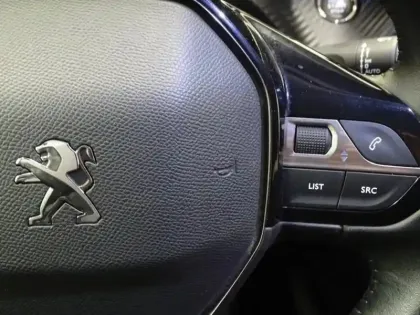 Photo 13 Peugeot 2008  1.2 PureTech 130ch S&S Allure Pack