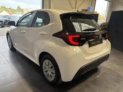Photo 1 Toyota Yaris  116h Dynamic Business 5p + Programme Beyond Zero Academy MY22