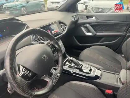 Photo 14 Peugeot 308  1.2 PURETECH 130CH S&S GT EAT8