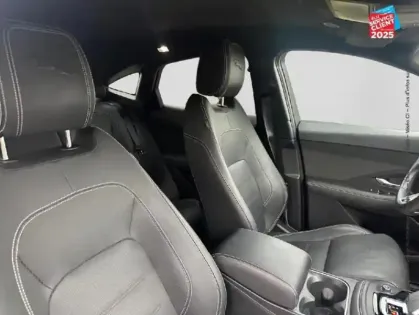 Photo 4 Jaguar E-Pace  P300e PHEV 309ch R-Dynamic HSE