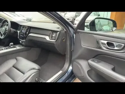 Photo 17 Volvo V60  B4 197ch Plus Style Dark DCT 7