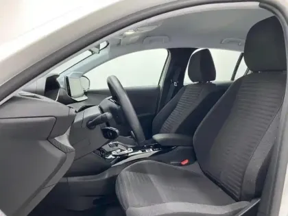 Photo 7 Peugeot 208  e- 136ch Style