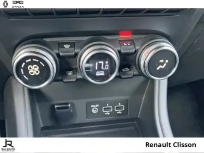 Photo 9 Renault Captur  E-Tech hybride rechargeable 160ch Intens