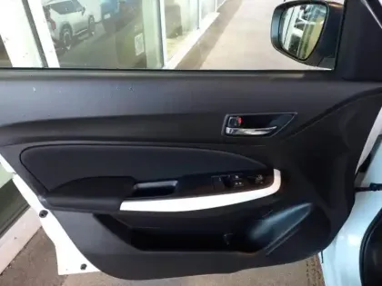 Photo 14 Suzuki Swift  1.2 Dualjet Hybrid 83ch Avantage