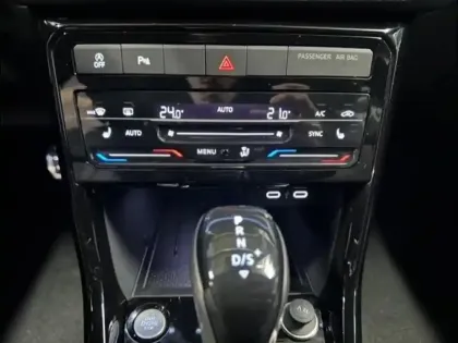 Photo 11 Volkswagen T-cross  1.5 TSI 150ch R-Line Edition DSG7